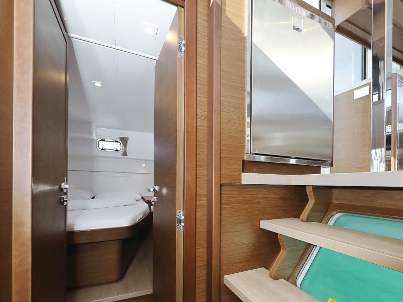 Book yachts online - catamaran - Lagoon 40 - NINA II - rent