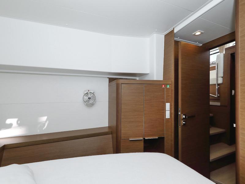 Book yachts online - catamaran - Lagoon 40 - NINA II - rent