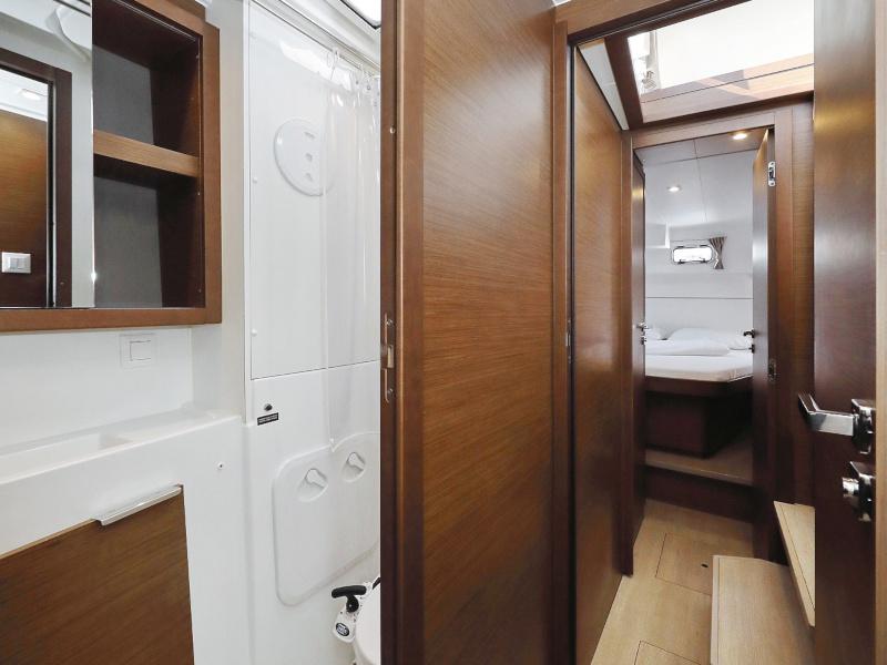 Book yachts online - catamaran - Lagoon 40 - NINA II - rent