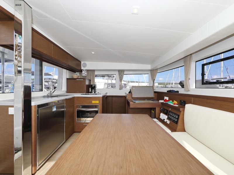 Book yachts online - catamaran - Lagoon 40 - NINA II - rent