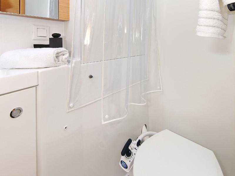 Book yachts online - catamaran - Lagoon 39 - GIN TONIC Generator - rent