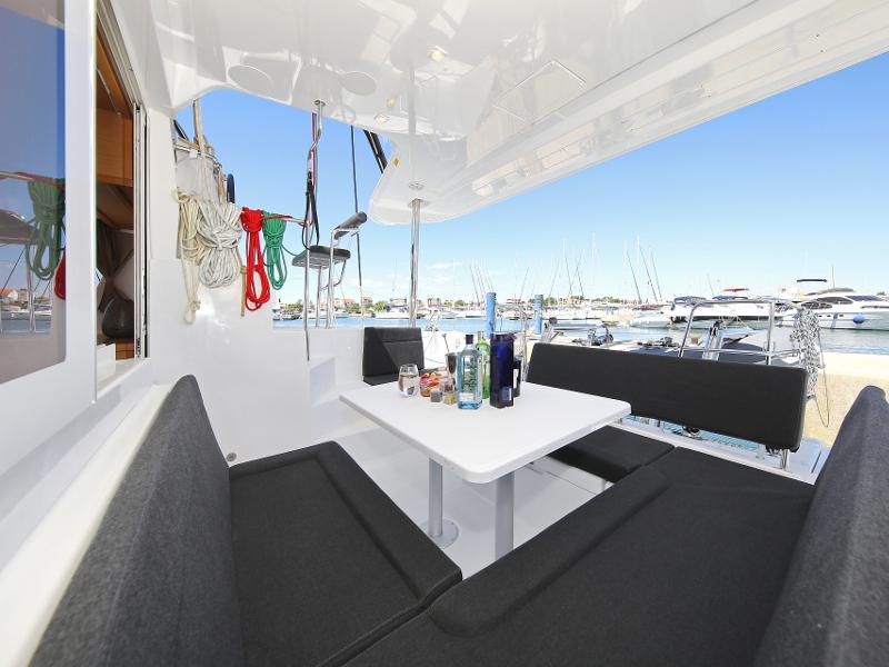 Book yachts online - catamaran - Lagoon 39 - GIN TONIC Generator - rent