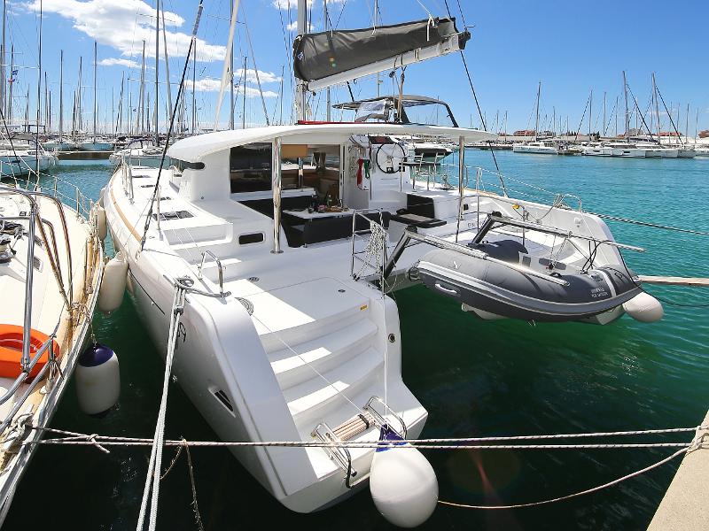 Book yachts online - catamaran - Lagoon 39 - GIN TONIC Generator - rent