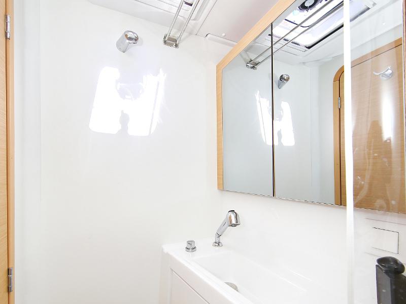 Book yachts online - catamaran - Lagoon 39 - GIN TONIC Generator - rent