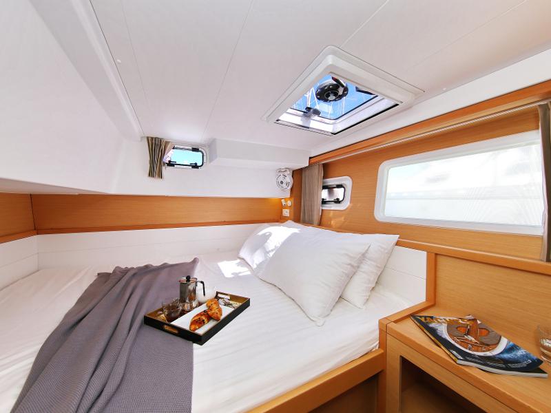 Book yachts online - catamaran - Lagoon 39 - GIN TONIC Generator - rent