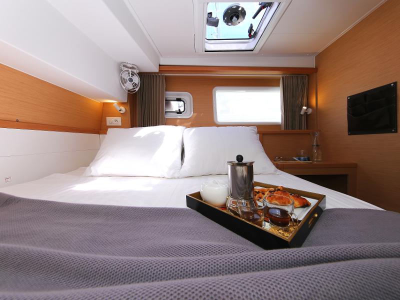 Book yachts online - catamaran - Lagoon 39 - GIN TONIC Generator - rent