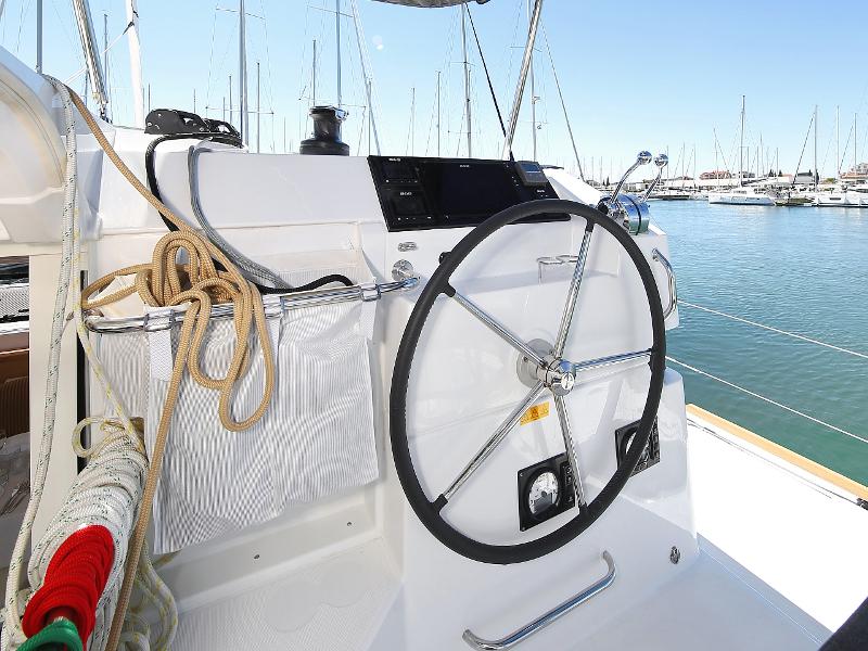 Book yachts online - catamaran - Lagoon 39 - GIN TONIC Generator - rent