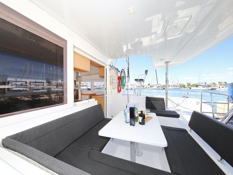 Book yachts online - catamaran - Lagoon 39 - GIN TONIC Generator - rent