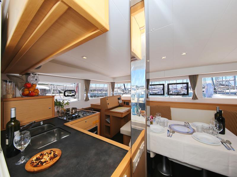 Book yachts online - catamaran - Lagoon 39 - GIN TONIC Generator - rent