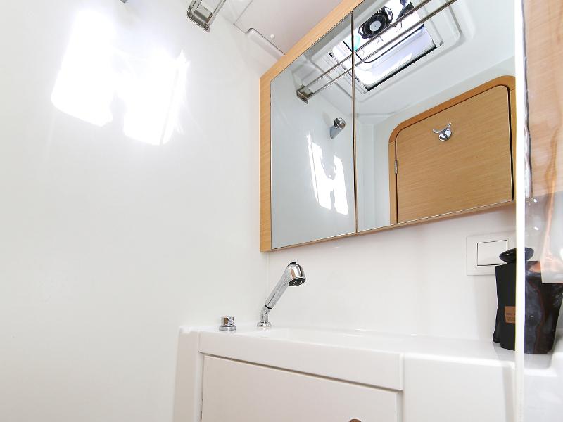 Book yachts online - catamaran - Lagoon 39 - GIN TONIC Generator - rent