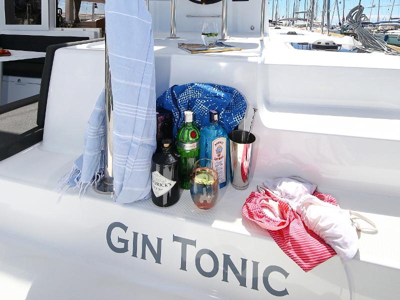 Book yachts online - catamaran - Lagoon 39 - GIN TONIC Generator - rent