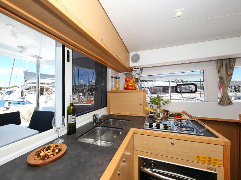 Book yachts online - catamaran - Lagoon 39 - GIN TONIC Generator - rent