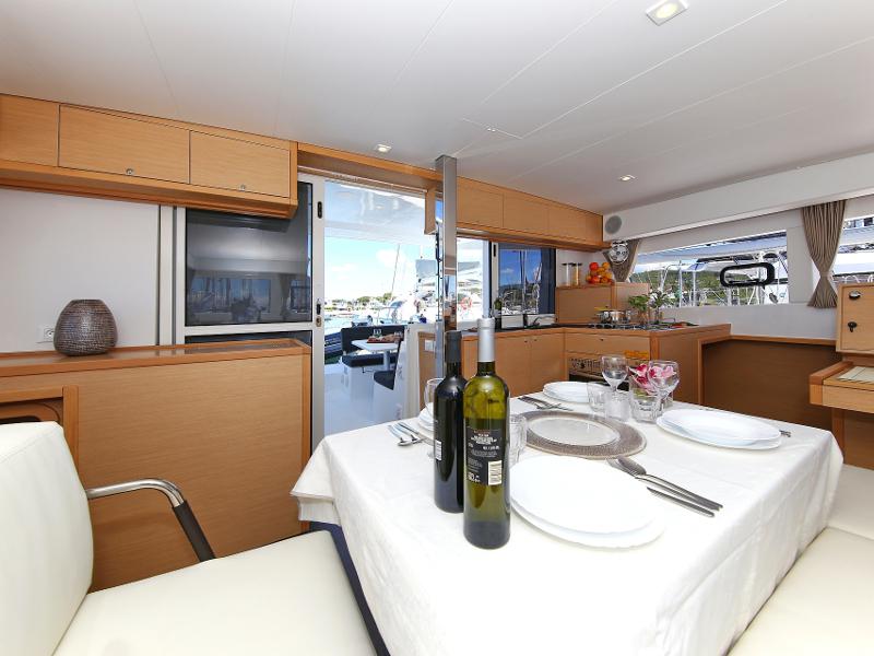 Book yachts online - catamaran - Lagoon 39 - GIN TONIC Generator - rent