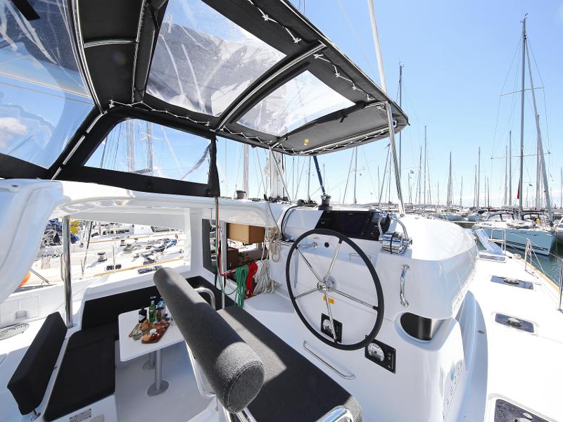 Book yachts online - catamaran - Lagoon 39 - GIN TONIC Generator - rent