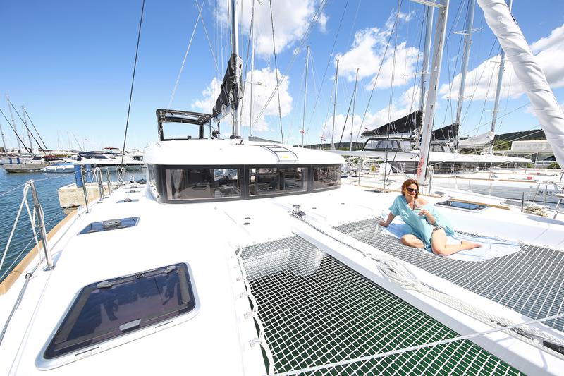 Book yachts online - catamaran - Lagoon 39 - GIN TONIC Generator - rent