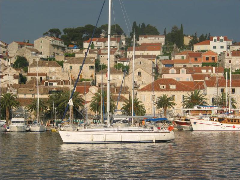 Book yachts online - sailboat - Bavaria 49 - Gaja - rent