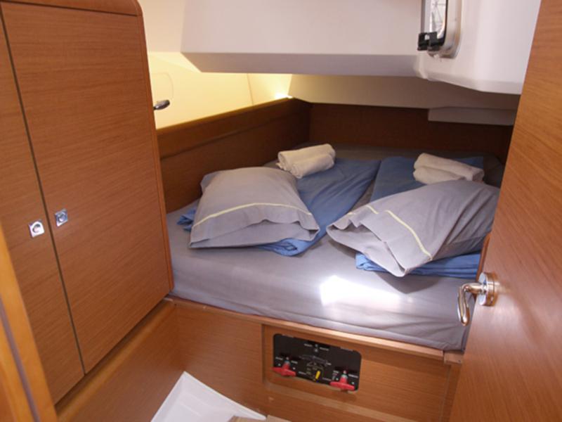 Book yachts online - sailboat - Sun Odyssey 449 - Kronos - rent