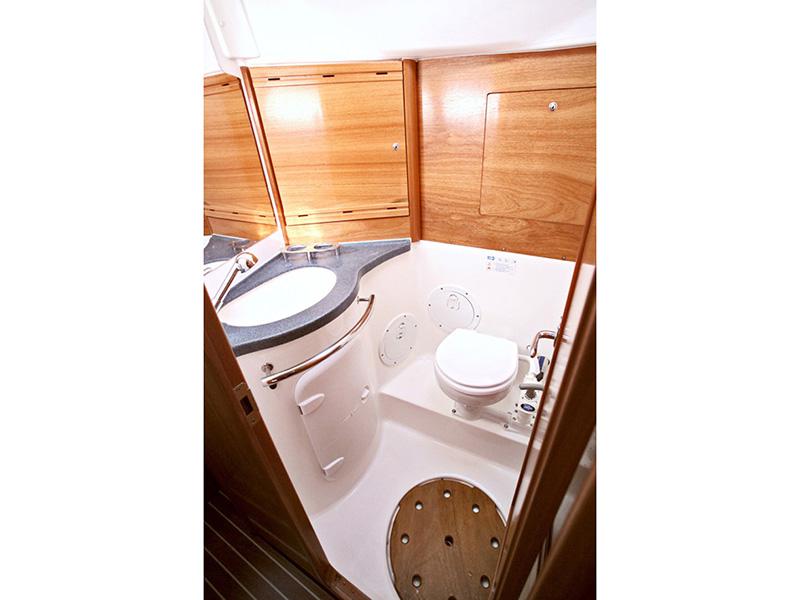 Book yachts online - sailboat - Bavaria 38 Cruiser - Aristoteles - rent