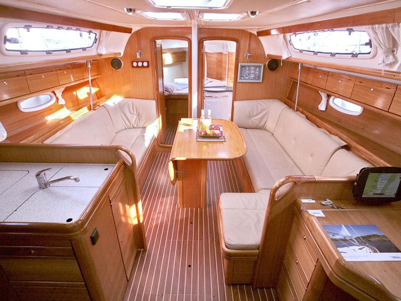 Book yachts online - sailboat - Bavaria 38 Cruiser - Aristoteles - rent