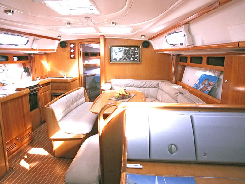 Book yachts online - sailboat - Bavaria 42 Cruiser - Iraklis - rent