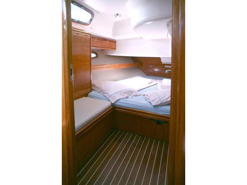 Book yachts online - sailboat - Bavaria 46 Cruiser - Aiolos - rent