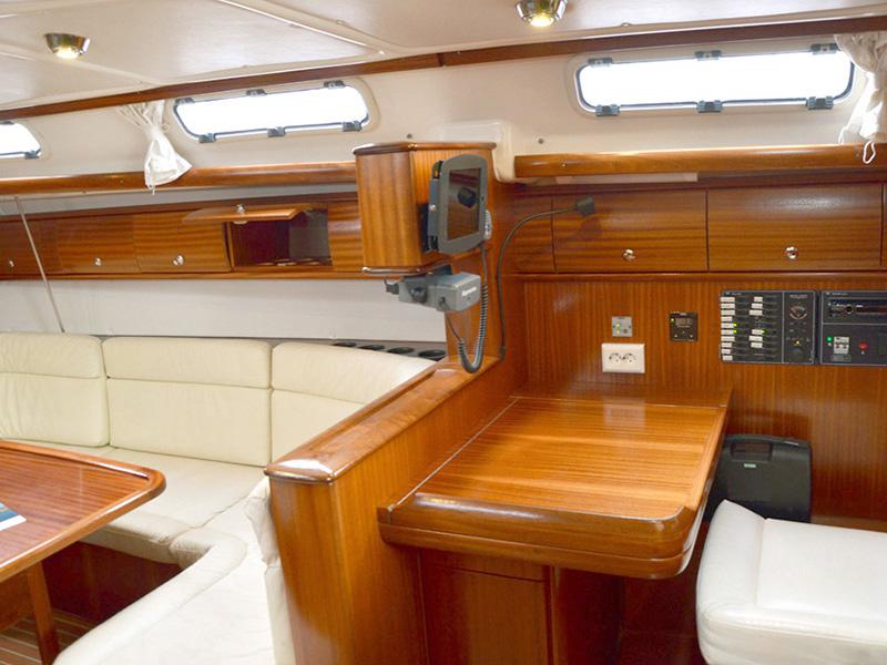 Book yachts online - sailboat - Bavaria 44 - Telemachos - rent