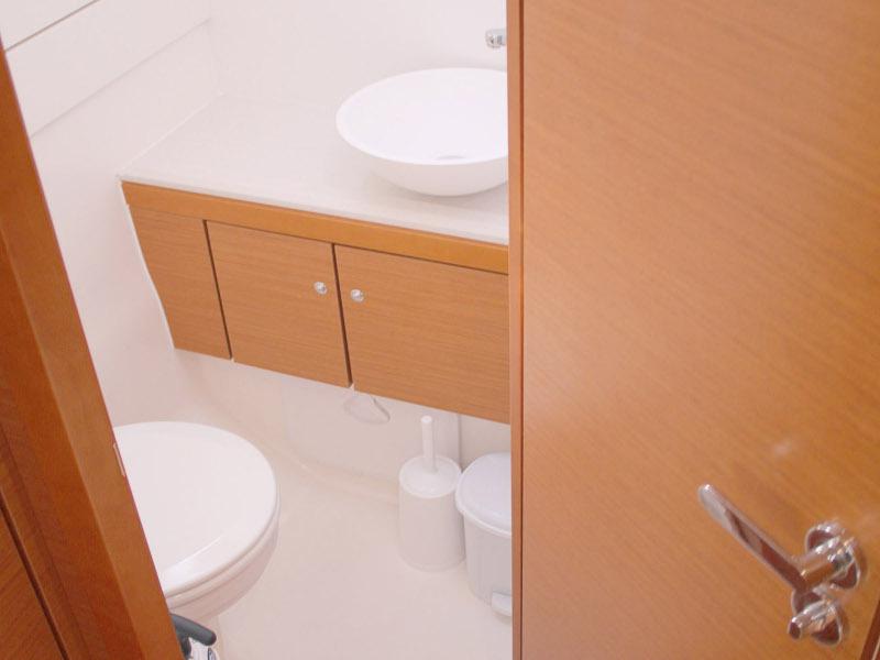 Book yachts online - sailboat - Jeanneau 54 - Pegasus - rent