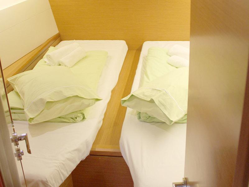 Book yachts online - sailboat - Jeanneau 54 - Pegasus - rent