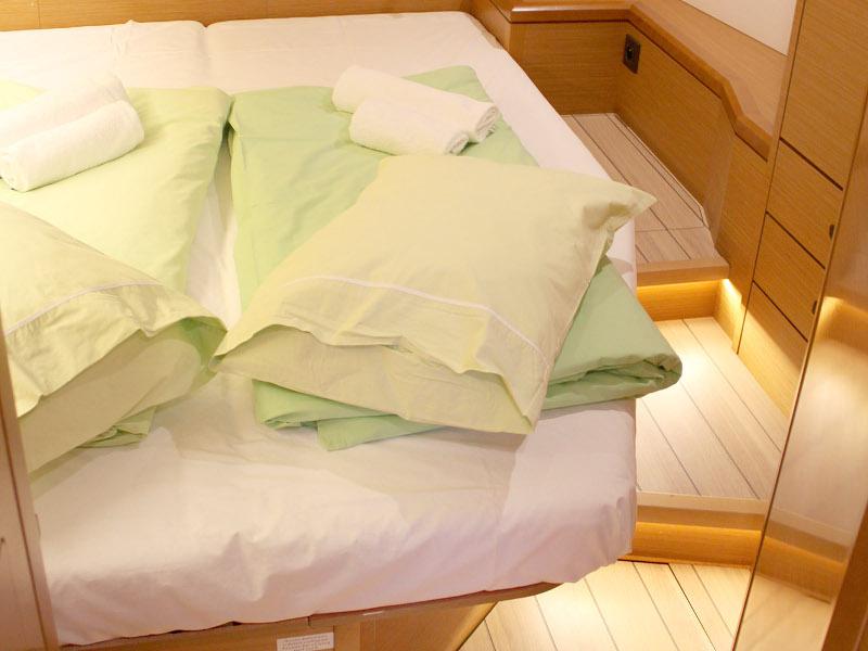 Book yachts online - sailboat - Jeanneau 54 - Pegasus - rent