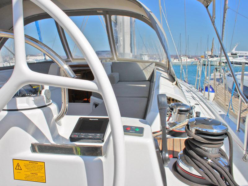 Book yachts online - sailboat - Jeanneau 54 - Pegasus - rent