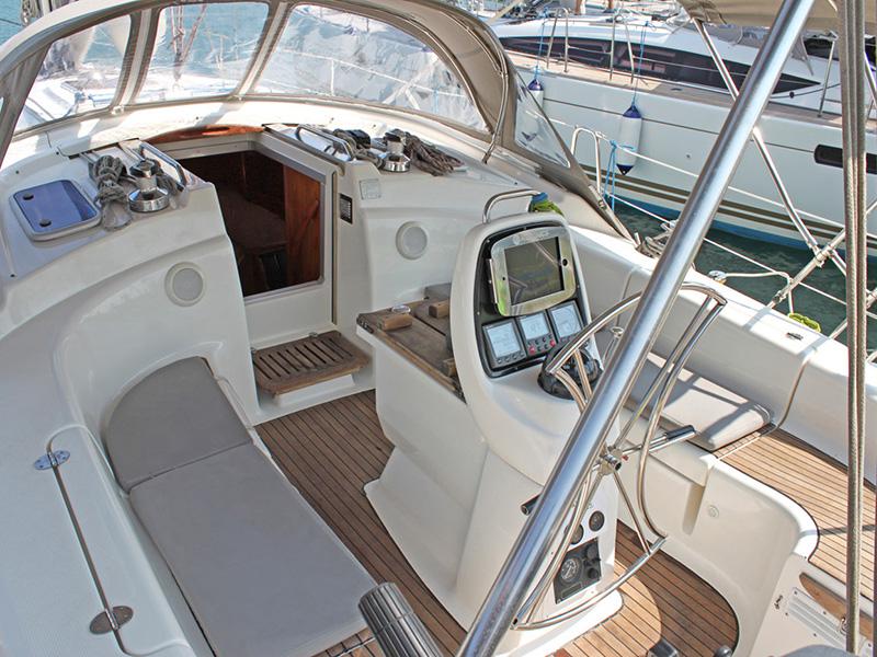 Book yachts online - sailboat - Bavaria 39 Cruiser - Ira - rent