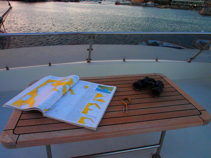 Book yachts online - motorboat - Perama Shipyards 102 - Elena - rent