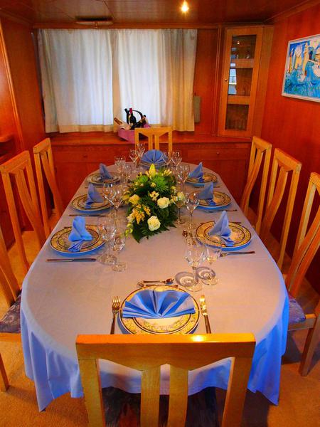 Book yachts online - motorboat - Perama Shipyards 102 - Elena - rent