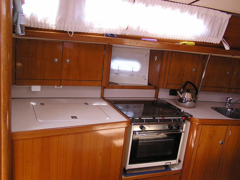 Book yachts online - sailboat - Sun Odyssey 37.1 - Calma - rent