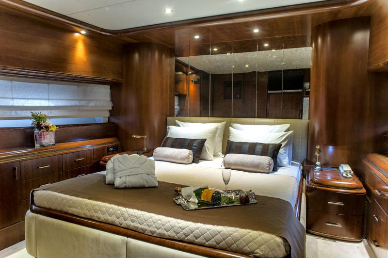 Book yachts online - motorboat - Technema 67 - Posillipo Technema 67 - rent