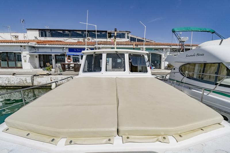 Book yachts online - motorboat - Menorquina Yacht 100 - Mar de Coral - rent
