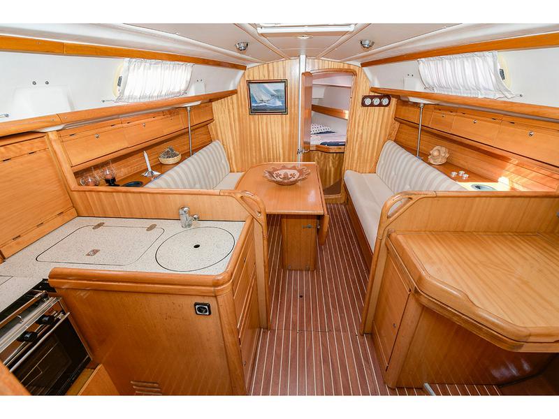 Book yachts online - sailboat - Bavaria 30 Cruiser - Vader - rent