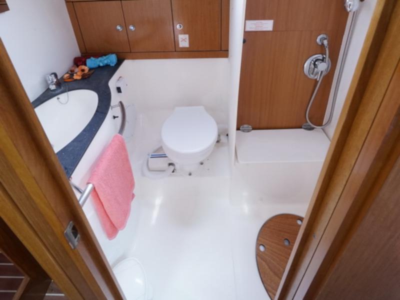 Book yachts online - sailboat - Bavaria 43 Cruiser - no name - rent