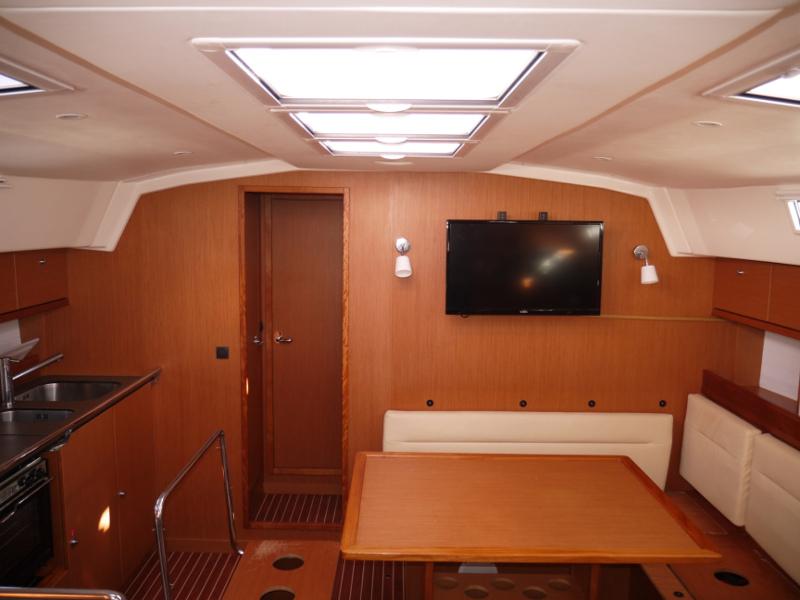 Book yachts online - sailboat - Bavaria 45 Cruiser - Messalina - rent