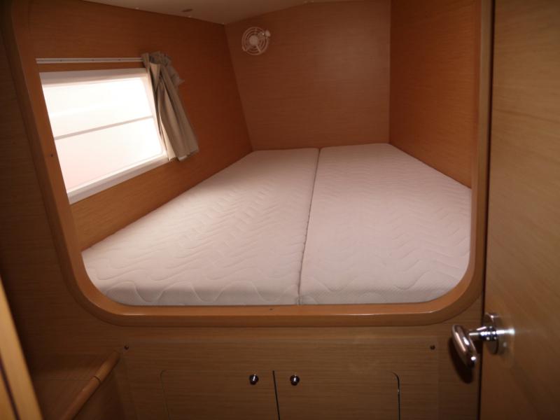 Book yachts online - catamaran - Lagoon 380 - Nefertiti - rent