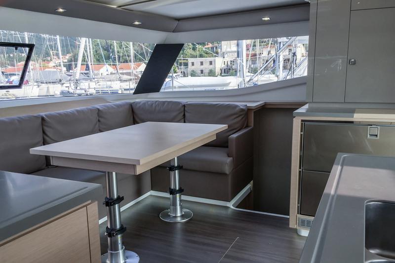 Book yachts online - catamaran - Helia 44 (4 cabs) - Lounge - rent