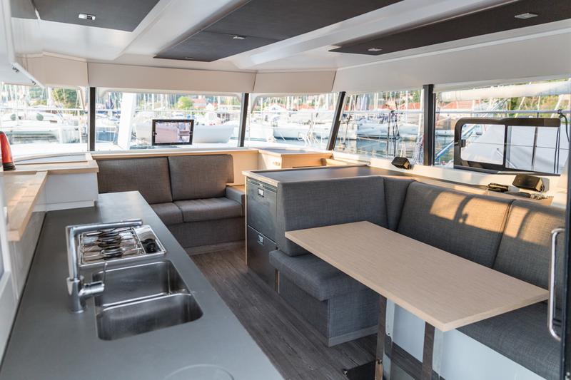 Book yachts online - powercatamaran - Fountaine Pajot MY 37[G] - Jam - rent