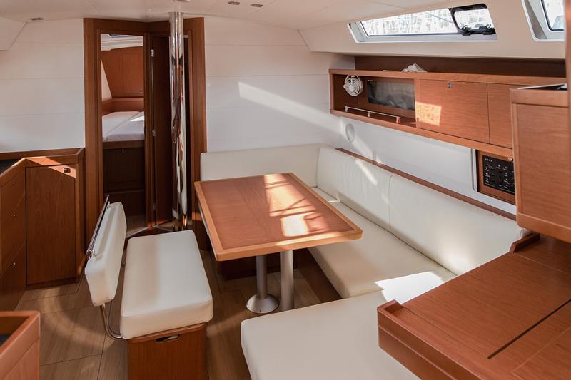 Book yachts online - sailboat - Oceanis 45 (4 cabs) - Slide - rent