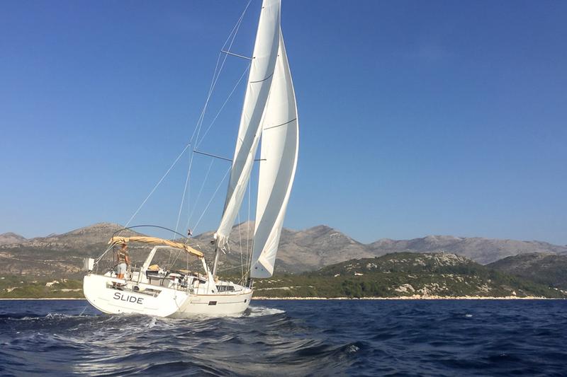 Book yachts online - sailboat - Oceanis 45 (4 cabs) - Slide - rent
