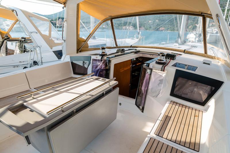 Book yachts online - sailboat - Oceanis 45 (4 cabs) - Mambo 1 - rent