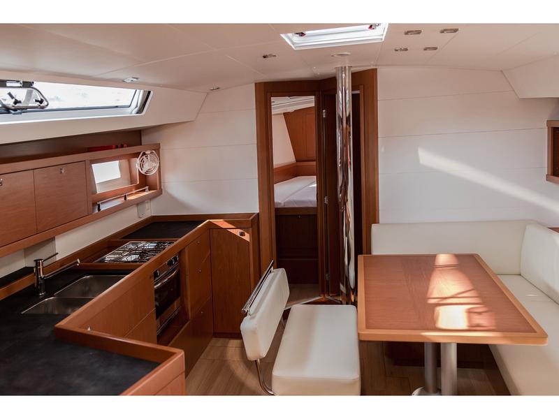 Book yachts online - sailboat - Oceanis 45 (4 cabs) - Mambo 1 - rent