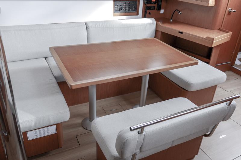 Book yachts online - sailboat - Oceanis 45 (4 cabs) - Flamenco - rent