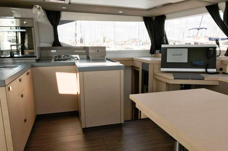 Book yachts online - catamaran - Astréa 42 - Wave - rent