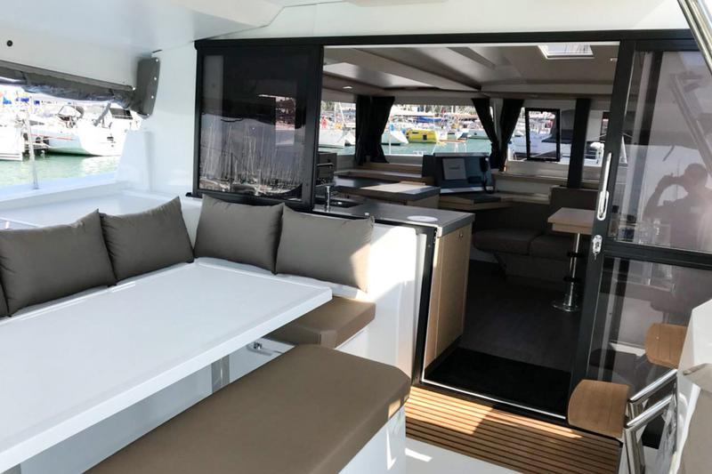 Book yachts online - catamaran - Astréa 42 - Wave - rent