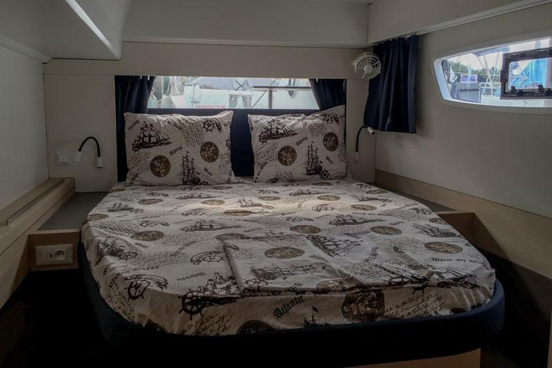Book yachts online - catamaran - Astréa 42 - Wave - rent